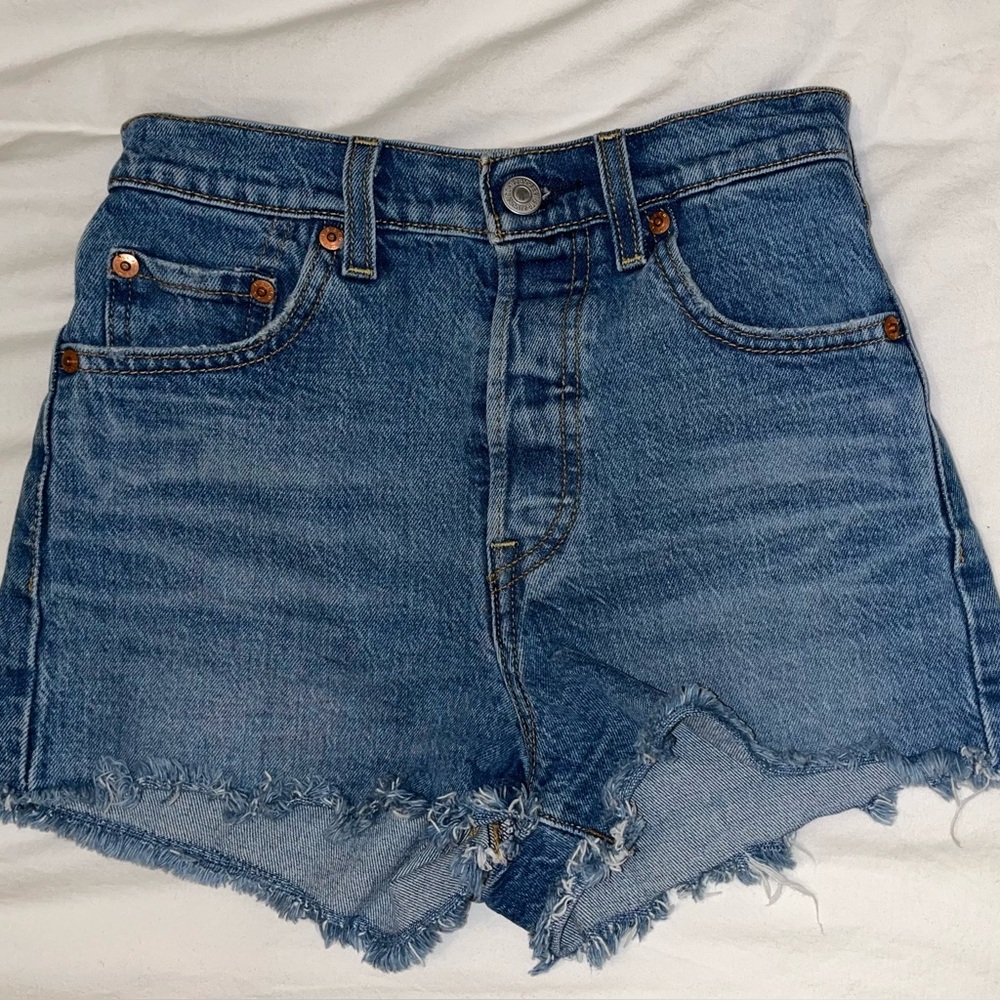 LEVI Denim Shorts